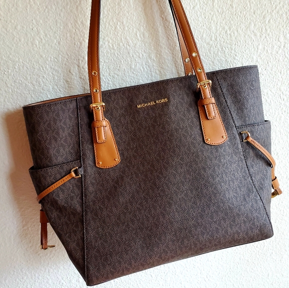 Michael Kors Handbags - Michael Kors Purse